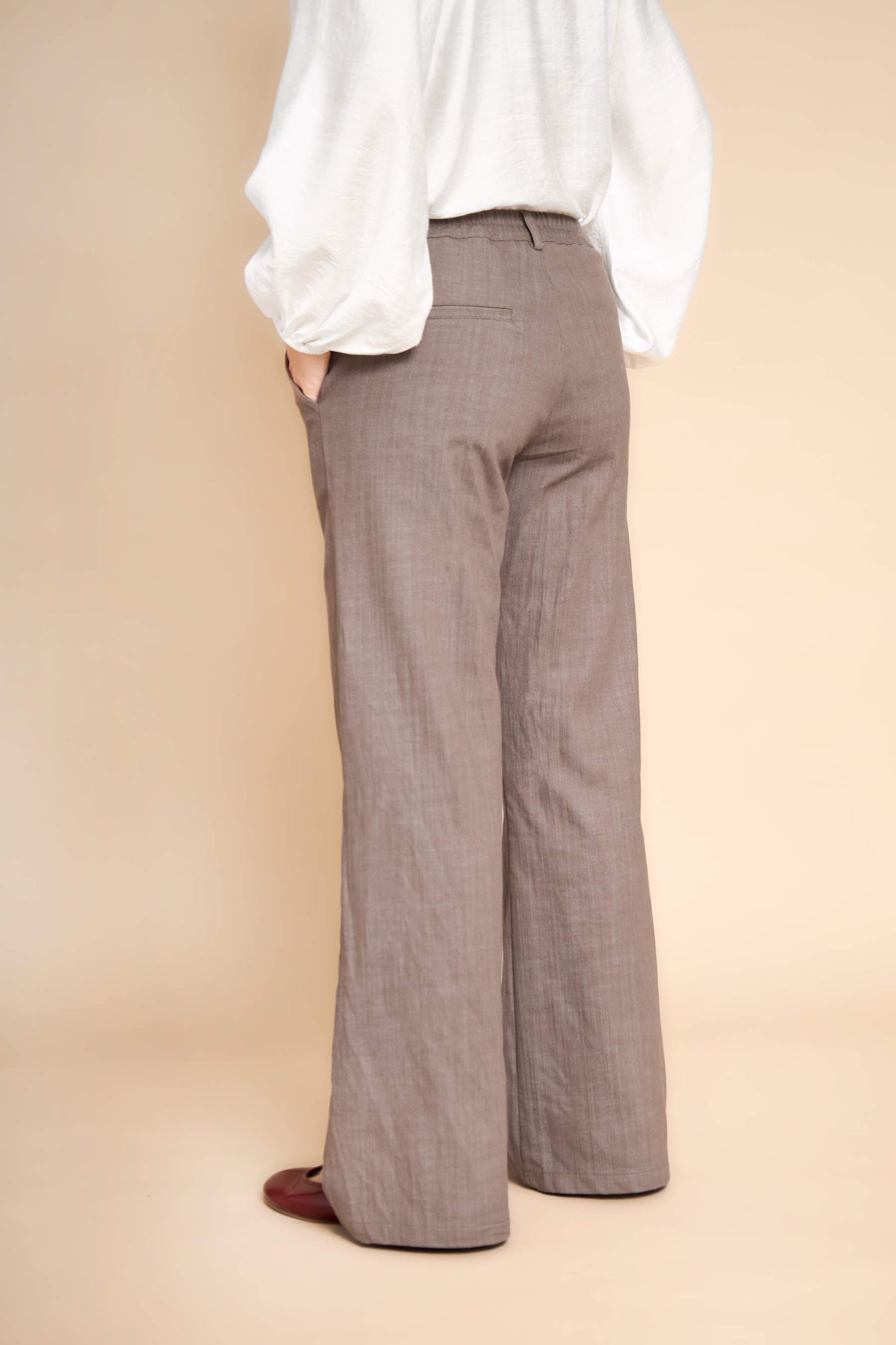 BC BOX PANT NOUGAT BUKS