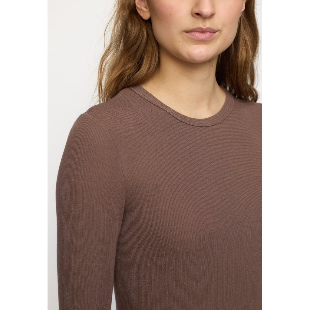SRFENJA O-NECK TOP
