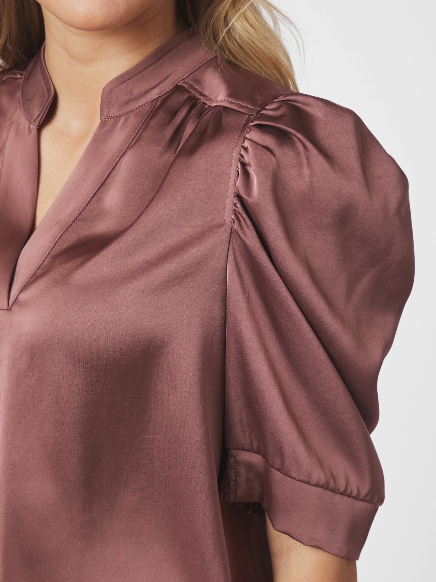 ROELLA HEAVY SATEEN BLOUSE Top
