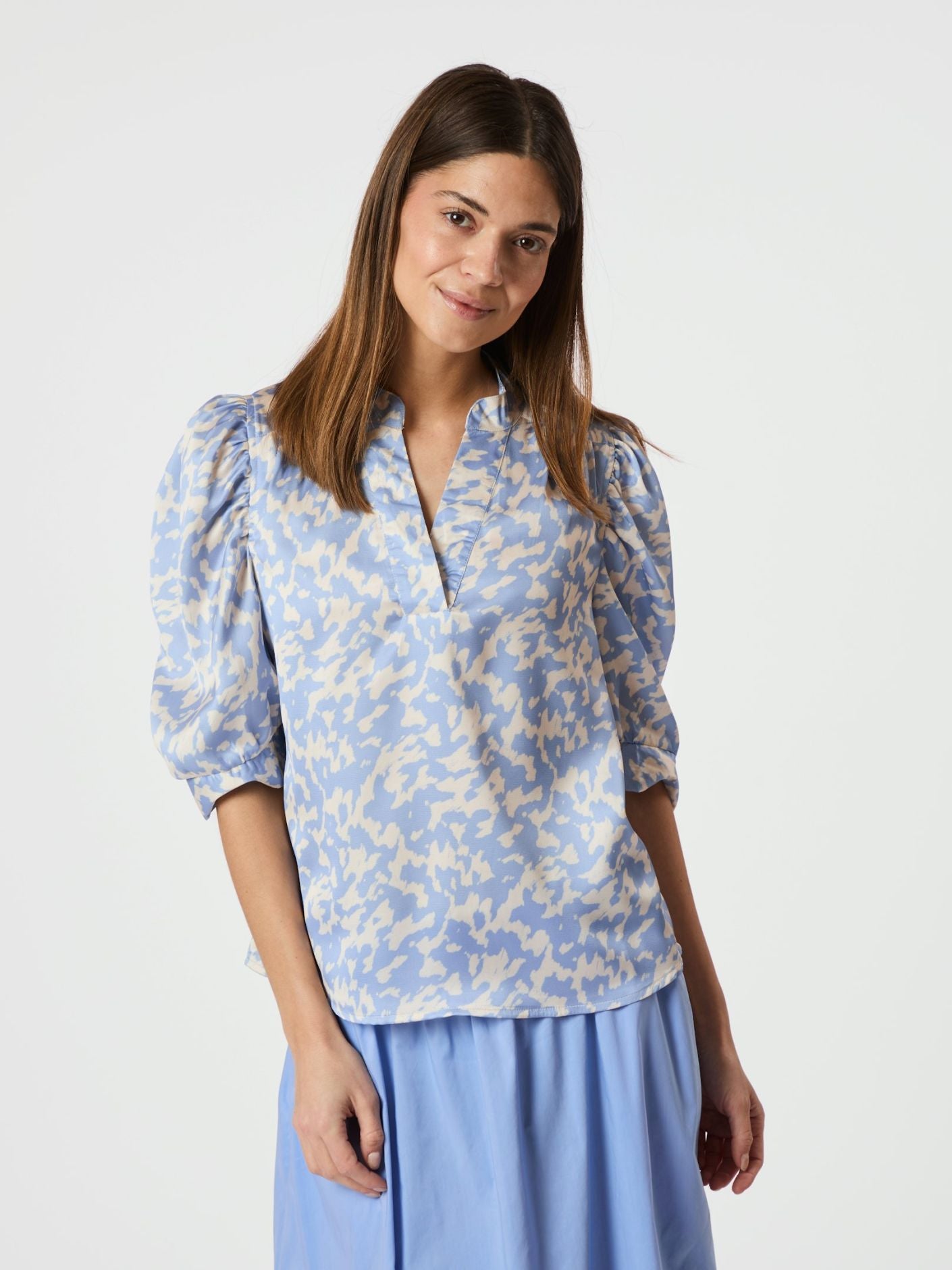 ROELLA GRAPHIC FADE TOP